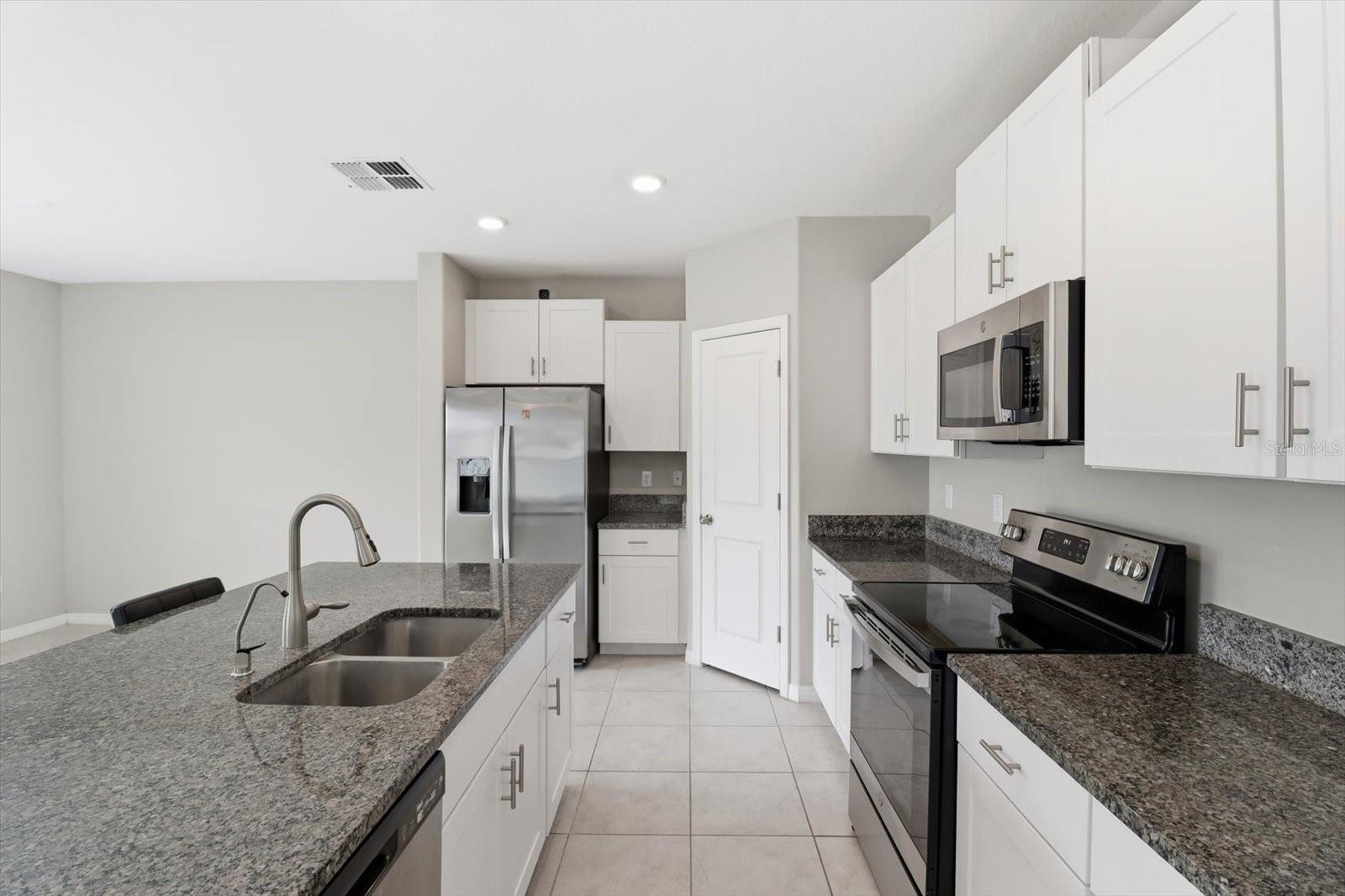 VILLAGES/AVALON PH IV - Residential