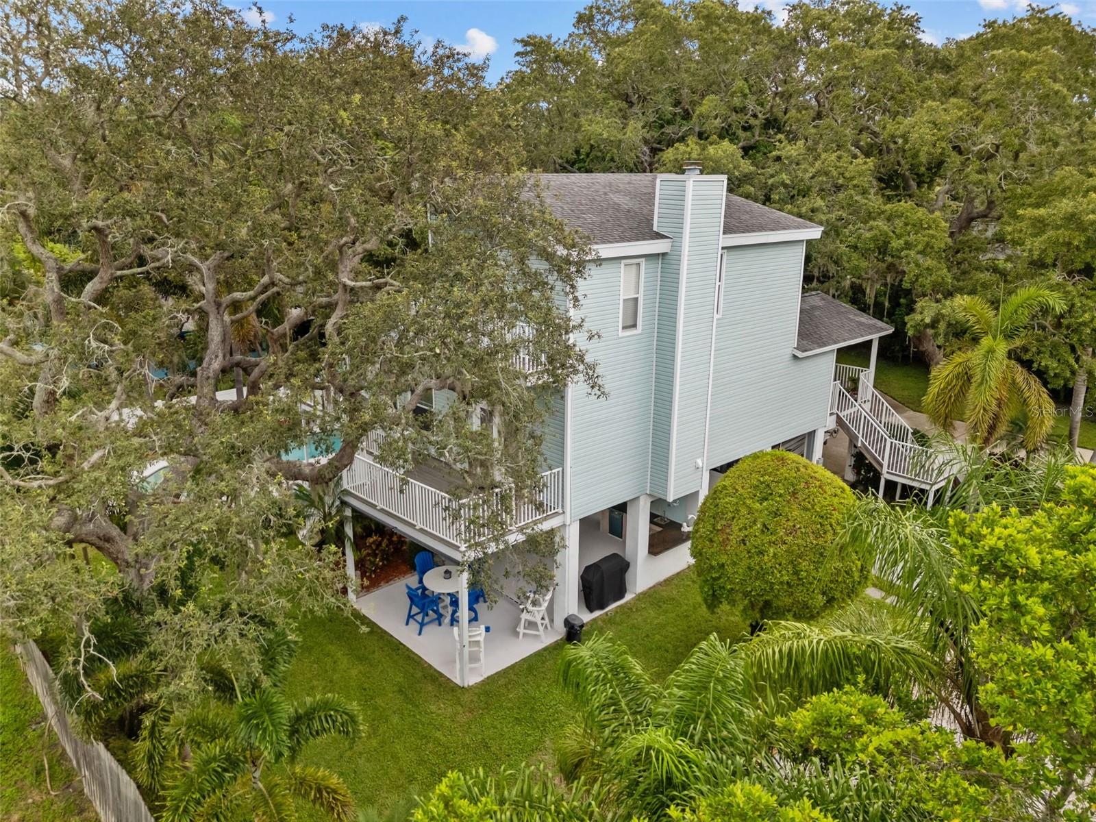 405 CHARLESTON AVENUE