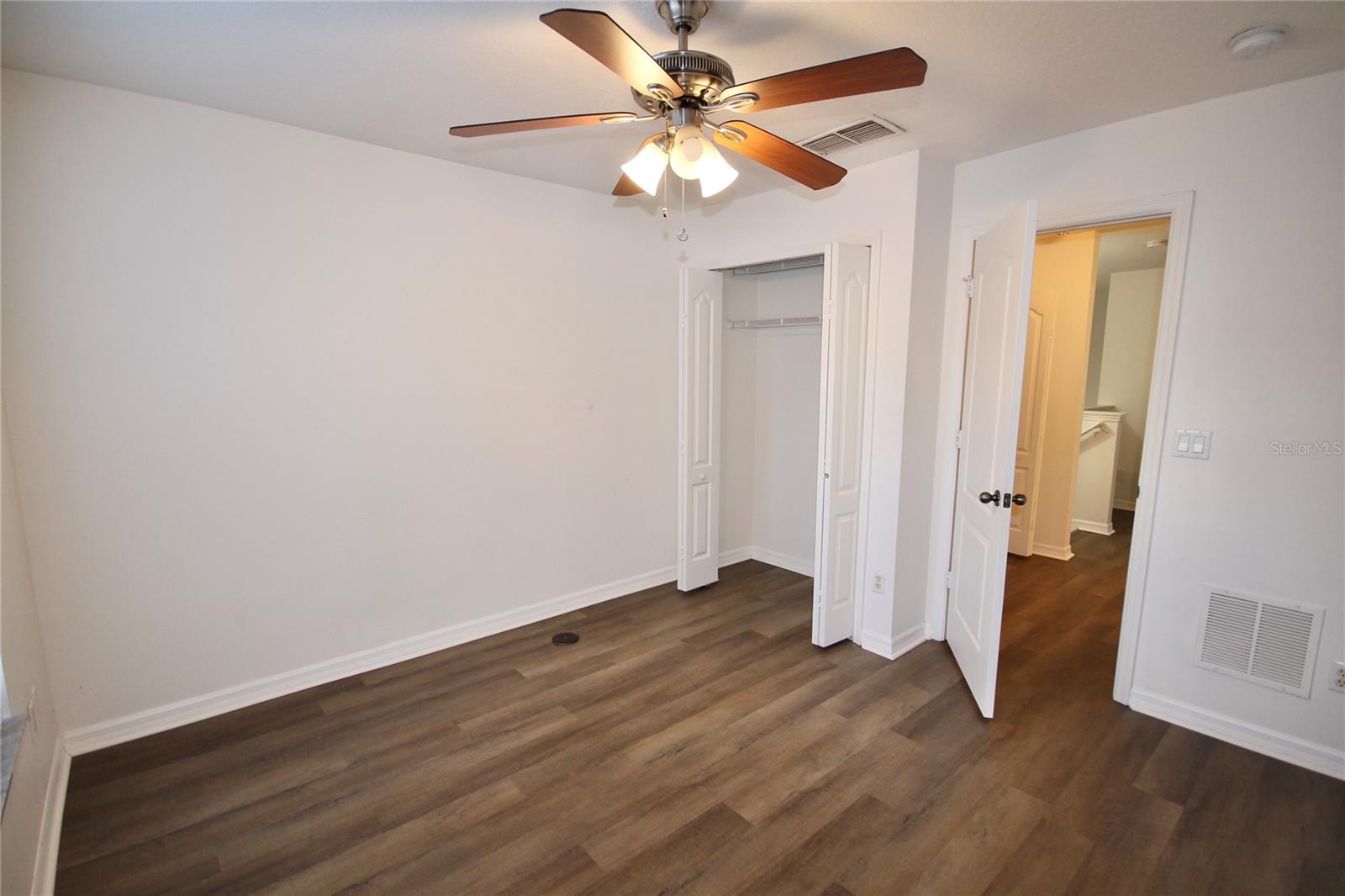 CLUBSIDE POINTE - Residential Lease