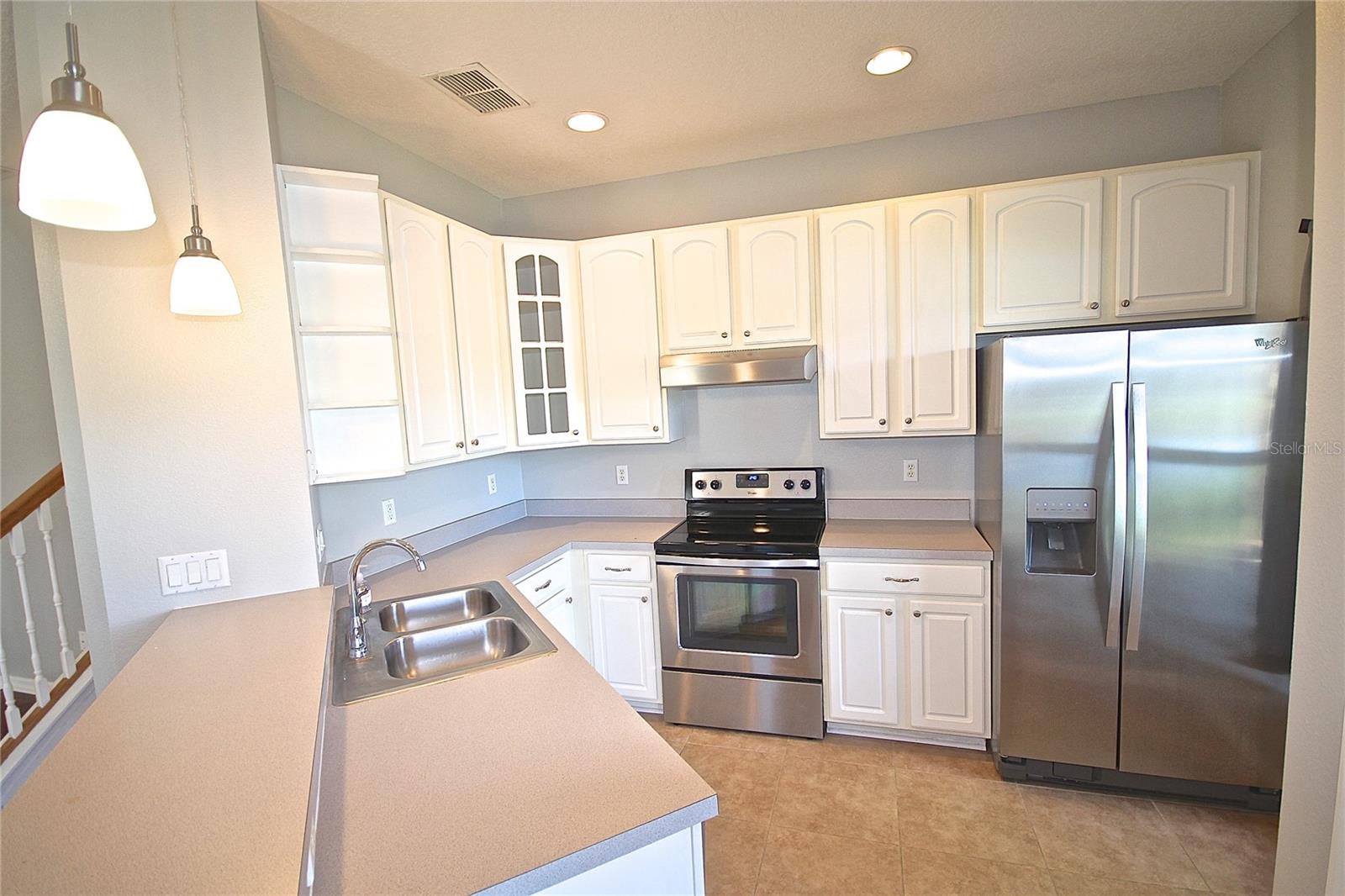 CLUBSIDE POINTE - Residential Lease