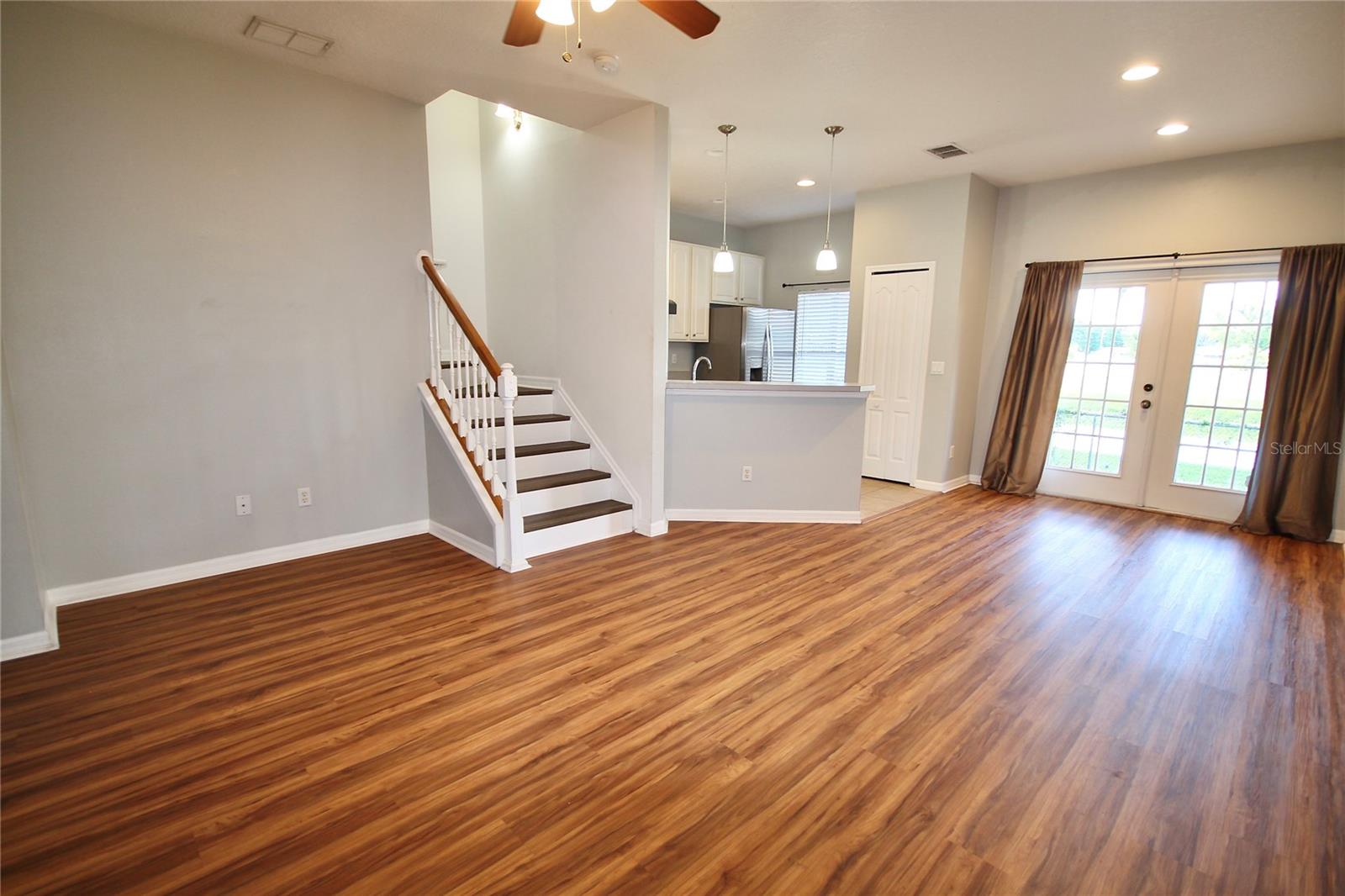 CLUBSIDE POINTE - Residential Lease