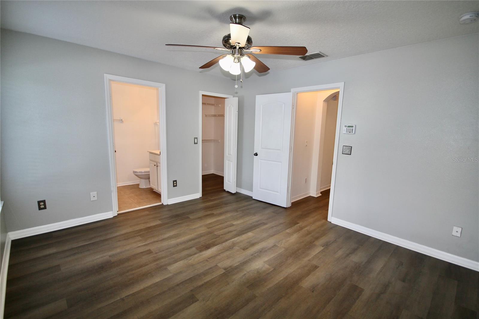 CLUBSIDE POINTE - Residential Lease