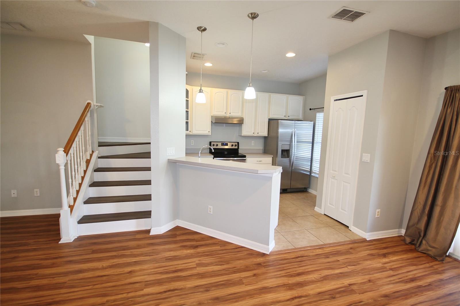 CLUBSIDE POINTE - Residential Lease