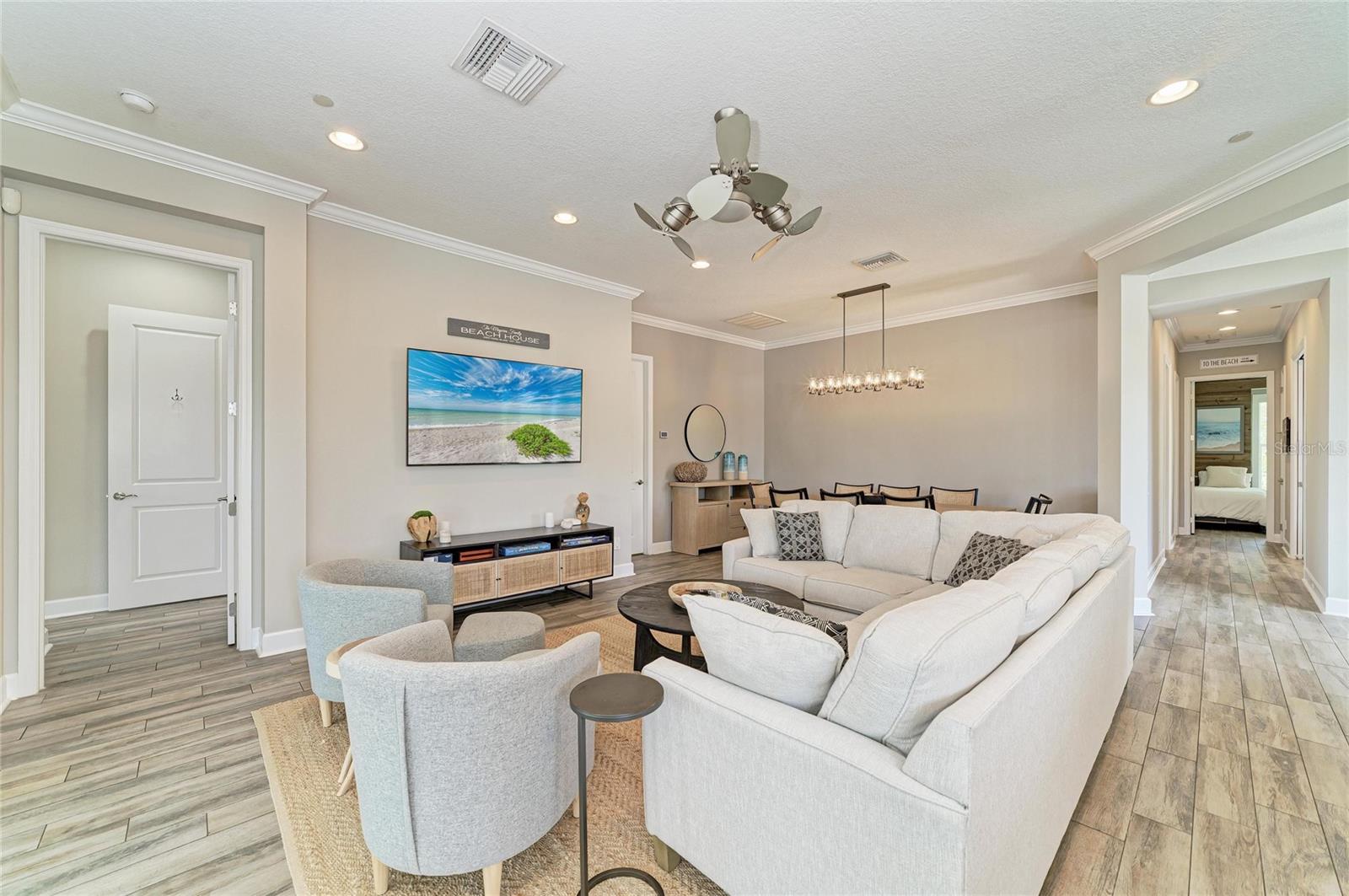 MANGROVE WALK ON HARBOUR ISLE PH 5 - Residential