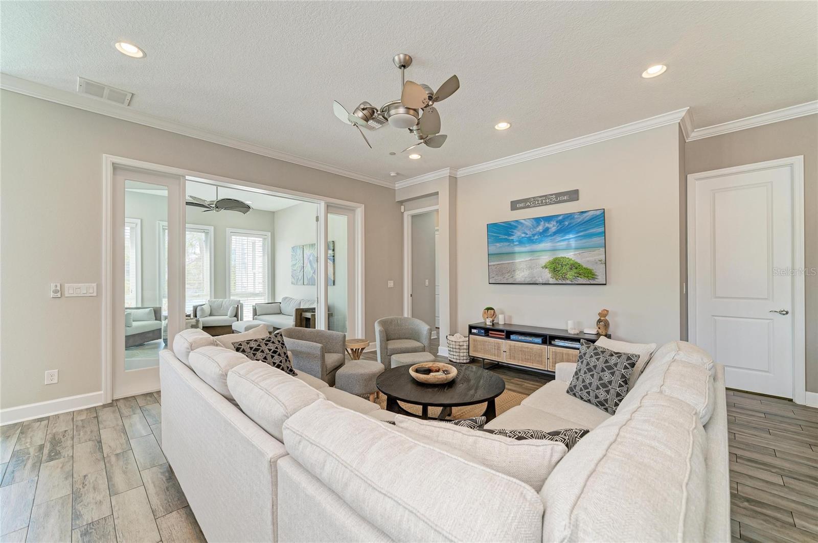 MANGROVE WALK ON HARBOUR ISLE PH 5 - Residential