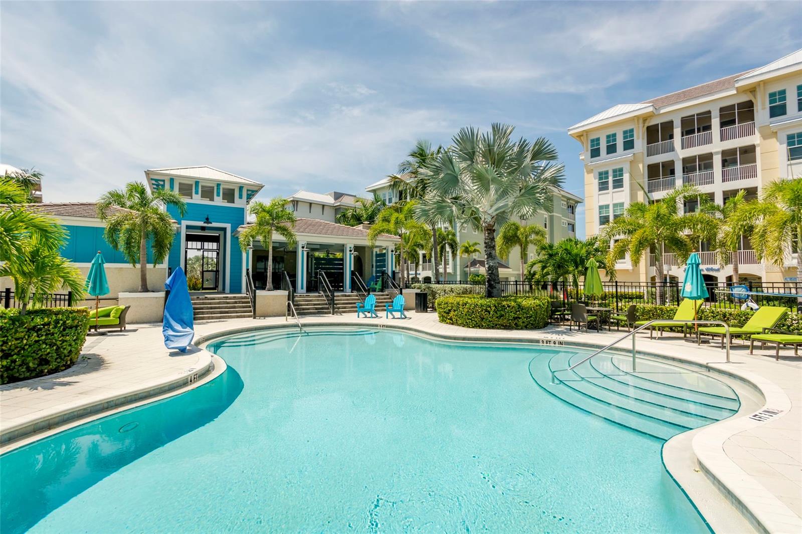 MANGROVE WALK ON HARBOUR ISLE PH 5 - Residential