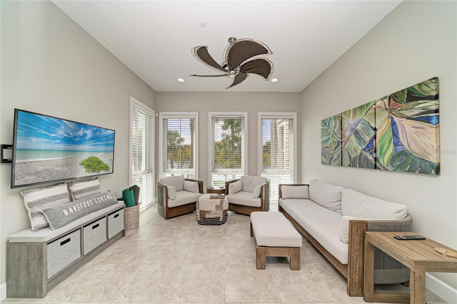 MANGROVE WALK ON HARBOUR ISLE PH 5 - Residential