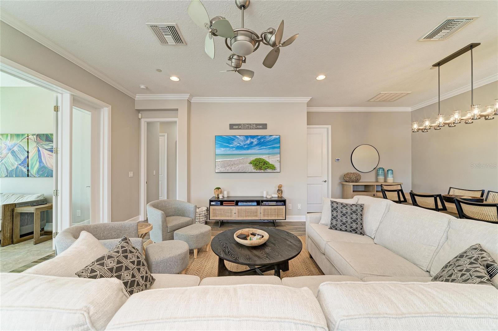 MANGROVE WALK ON HARBOUR ISLE PH 5 - Residential