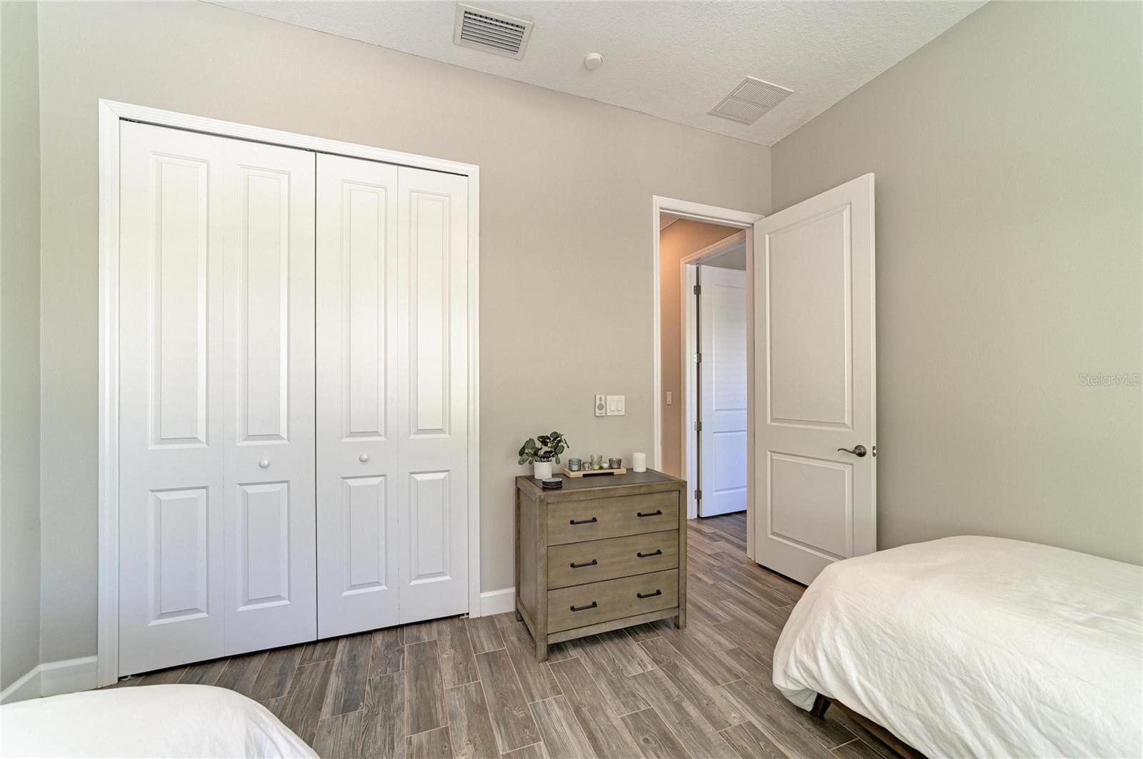 MANGROVE WALK ON HARBOUR ISLE PH 5 - Residential