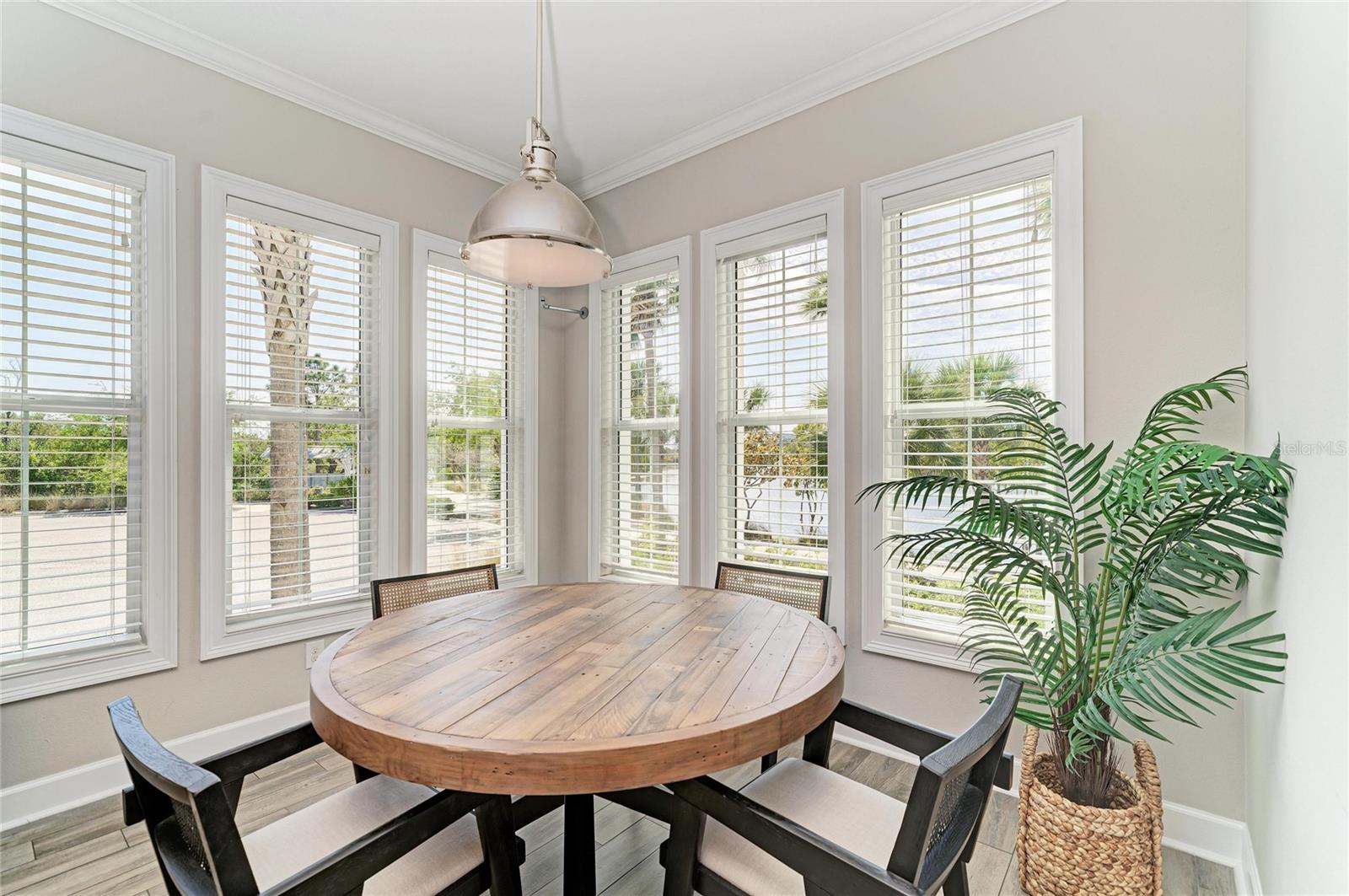 MANGROVE WALK ON HARBOUR ISLE PH 5 - Residential