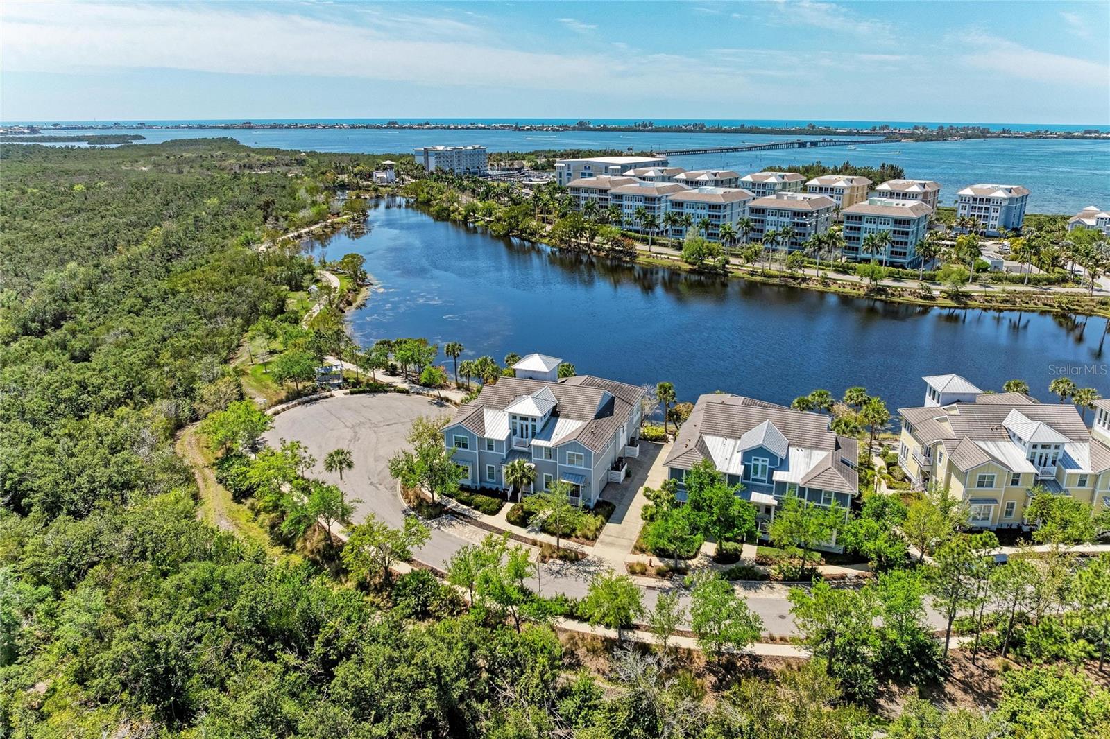 MANGROVE WALK ON HARBOUR ISLE PH 5 - Residential