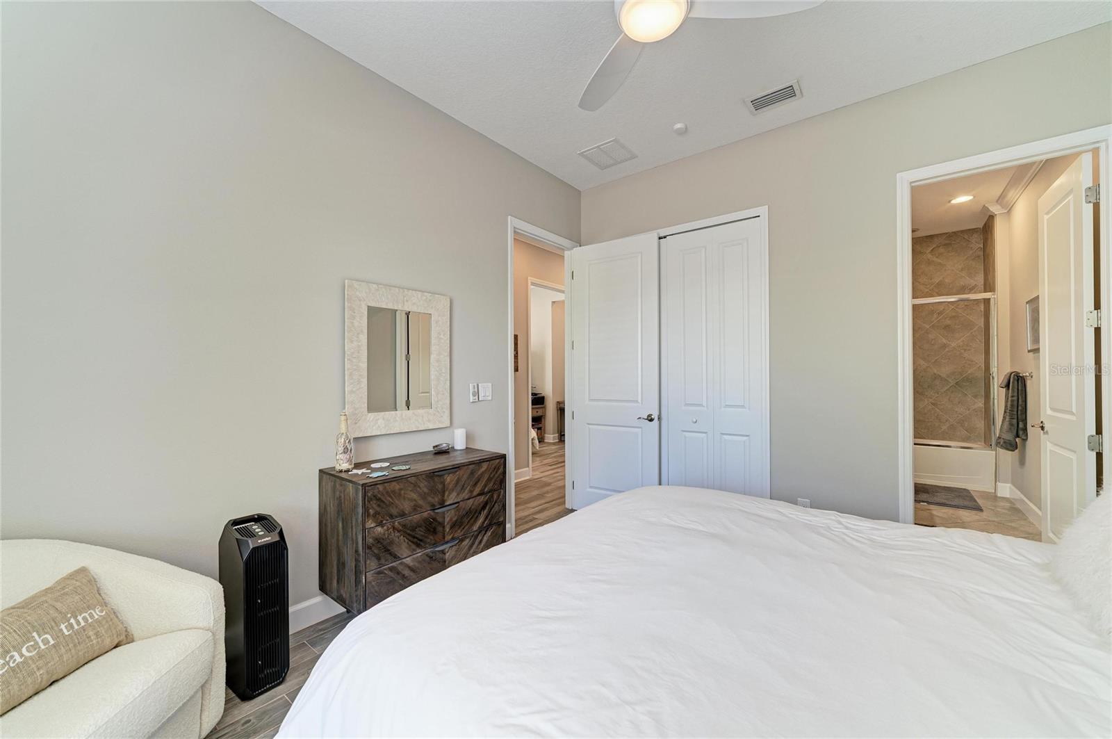 MANGROVE WALK ON HARBOUR ISLE PH 5 - Residential