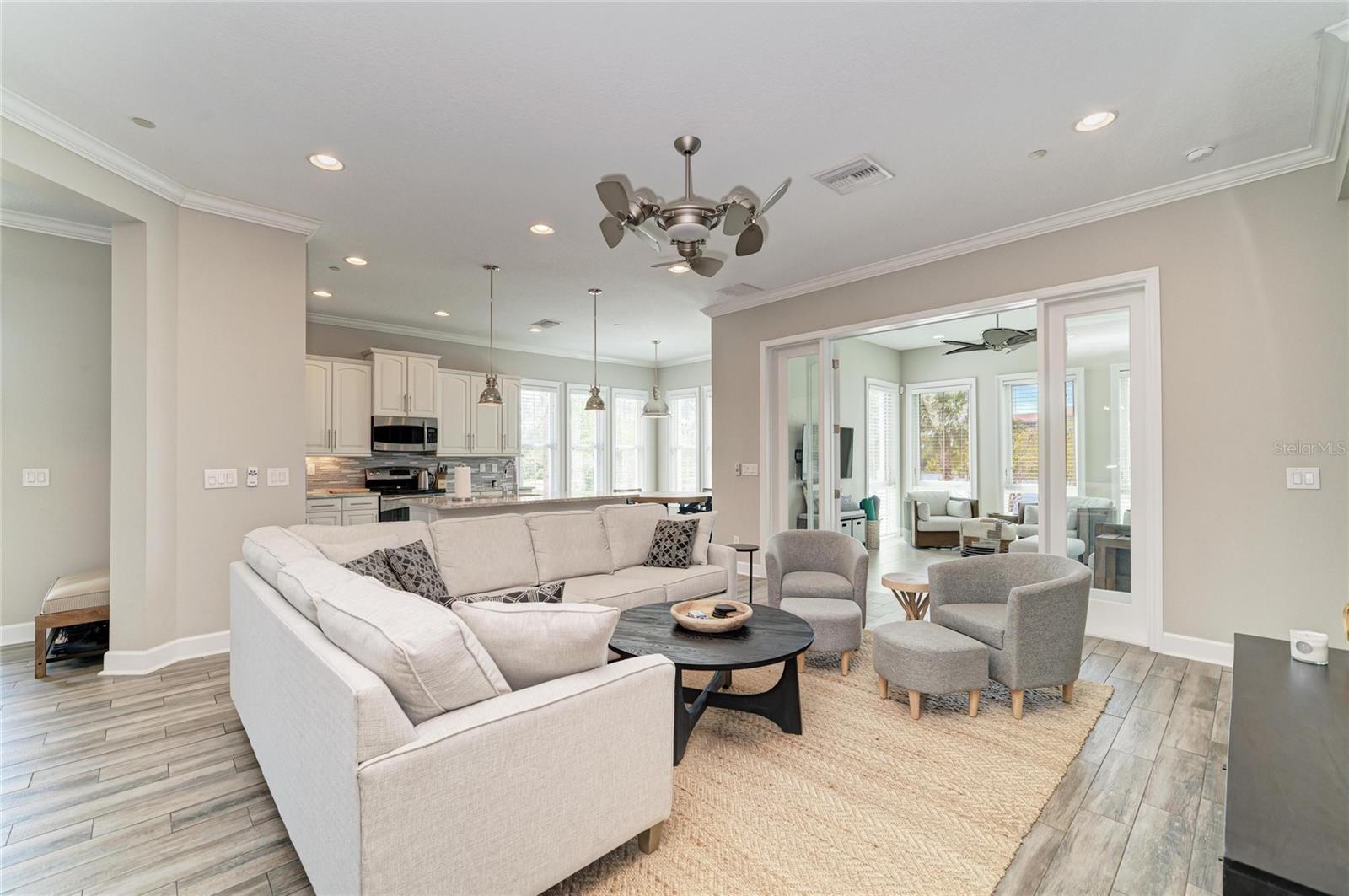 MANGROVE WALK ON HARBOUR ISLE PH 5 - Residential