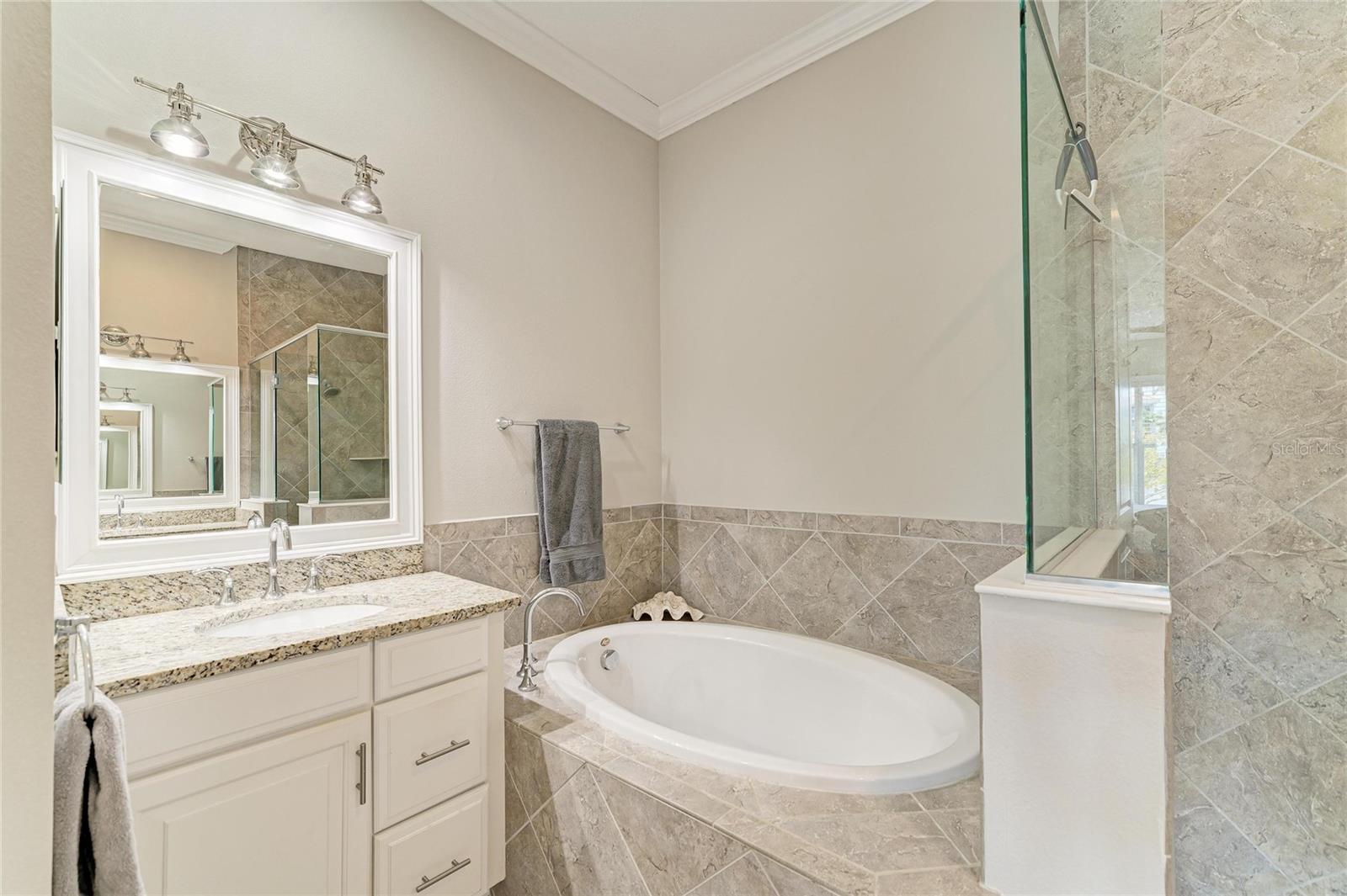 MANGROVE WALK ON HARBOUR ISLE PH 5 - Residential