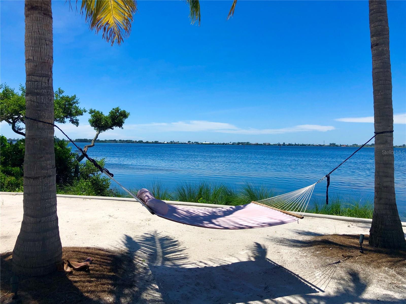 MANGROVE WALK ON HARBOUR ISLE PH 5 - Residential