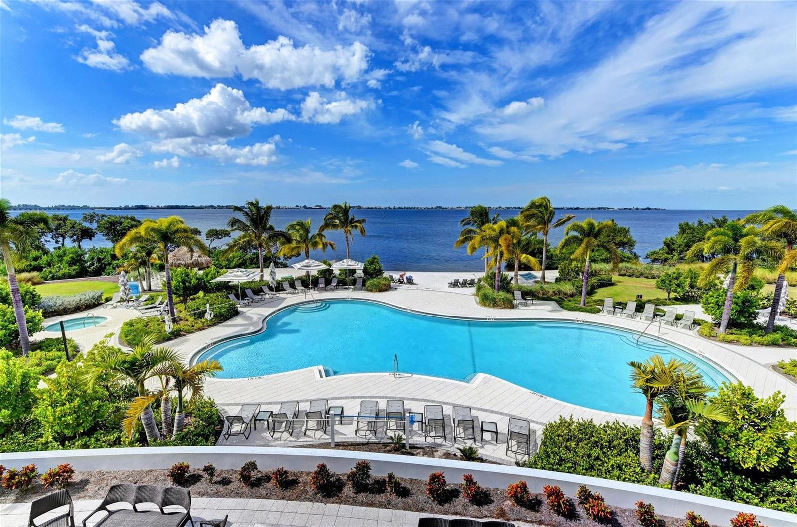 MANGROVE WALK ON HARBOUR ISLE PH 5 - Residential