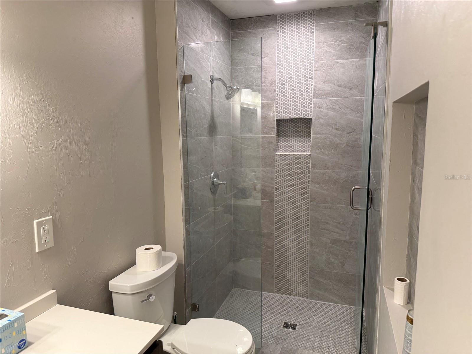 RIVER MANOR - Residential Lease