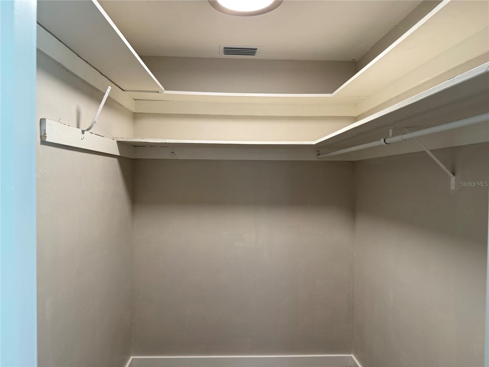 RIVER MANOR - Residential Lease