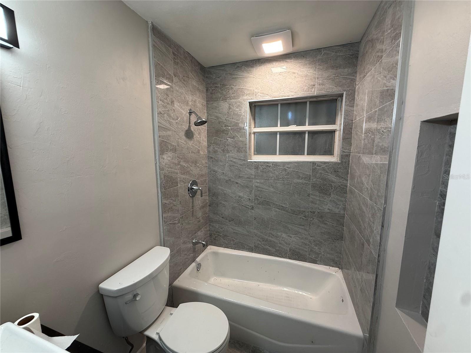 RIVER MANOR - Residential Lease