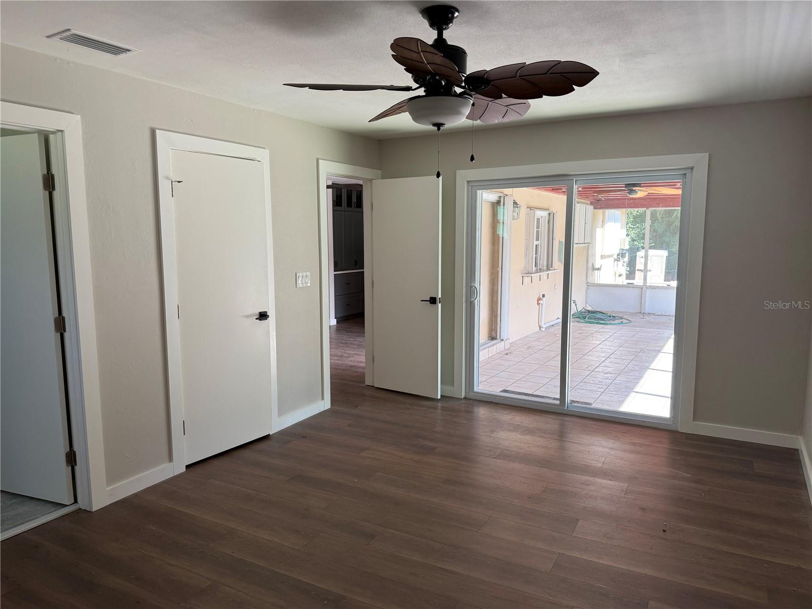 RIVER MANOR - Residential Lease