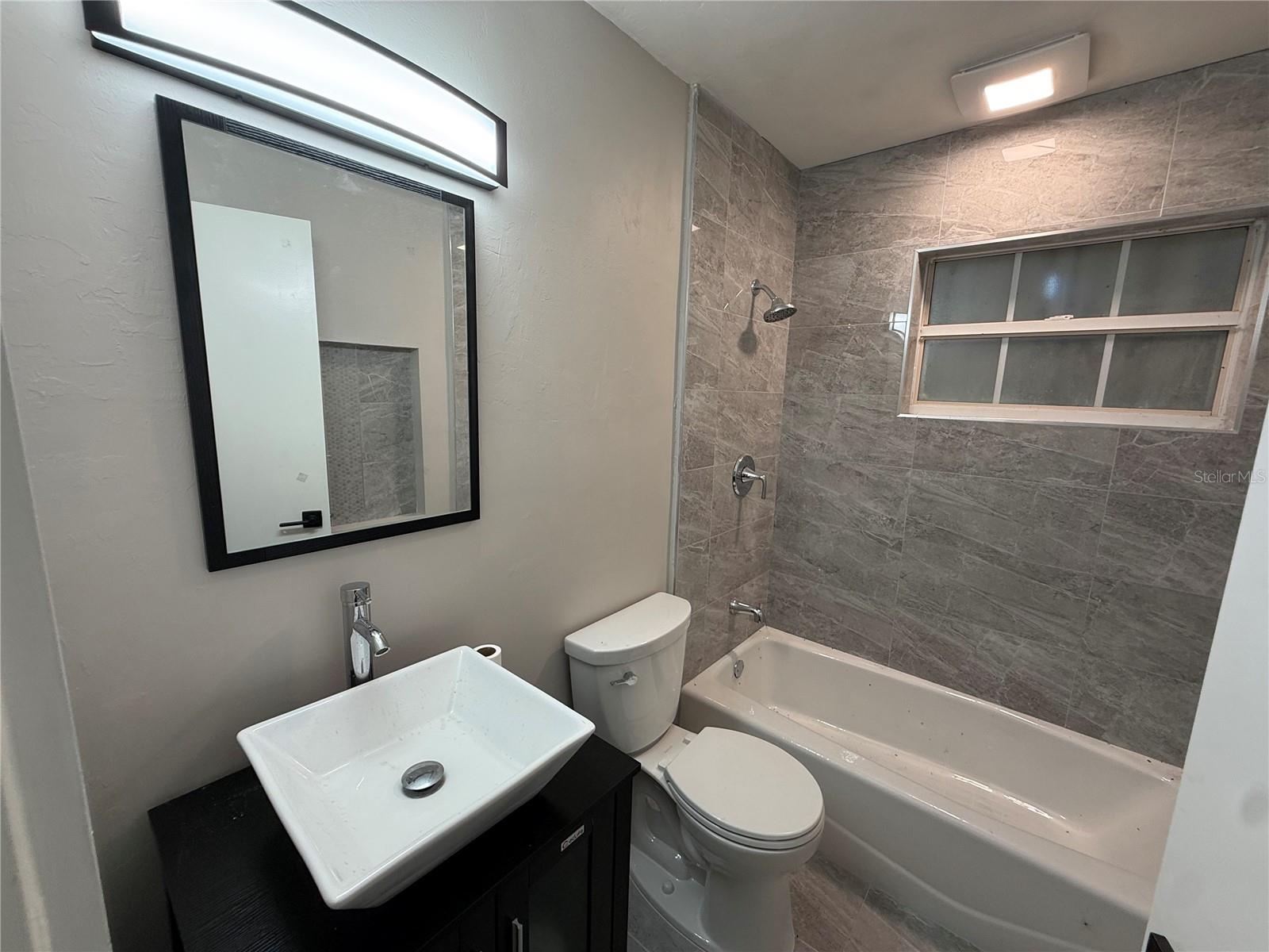 RIVER MANOR - Residential Lease