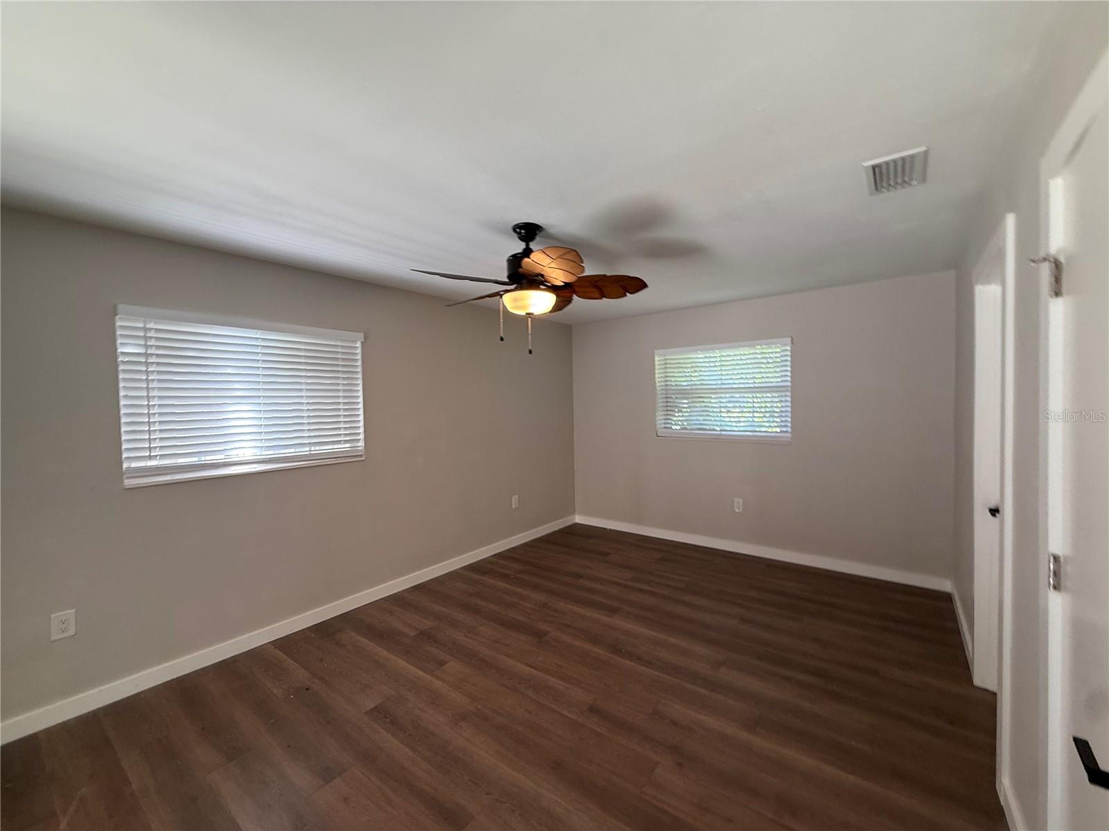 RIVER MANOR - Residential Lease