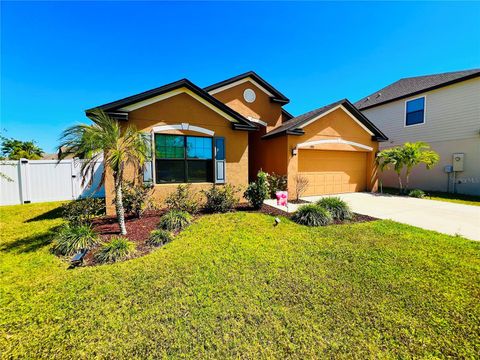 A home in PALMETTO