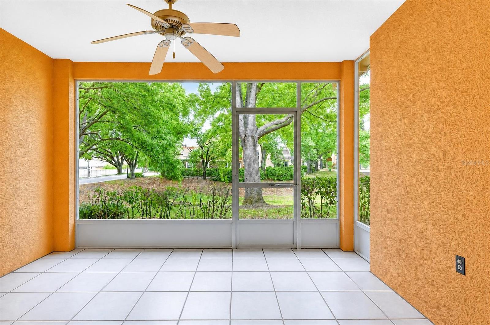 PHILLIPS BAY CONDO PH 6 - Residential