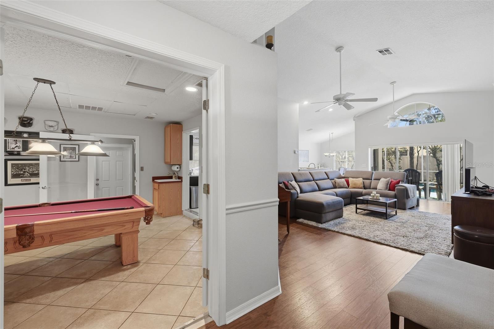 HUNTERS LAKE PH 01 - Residential