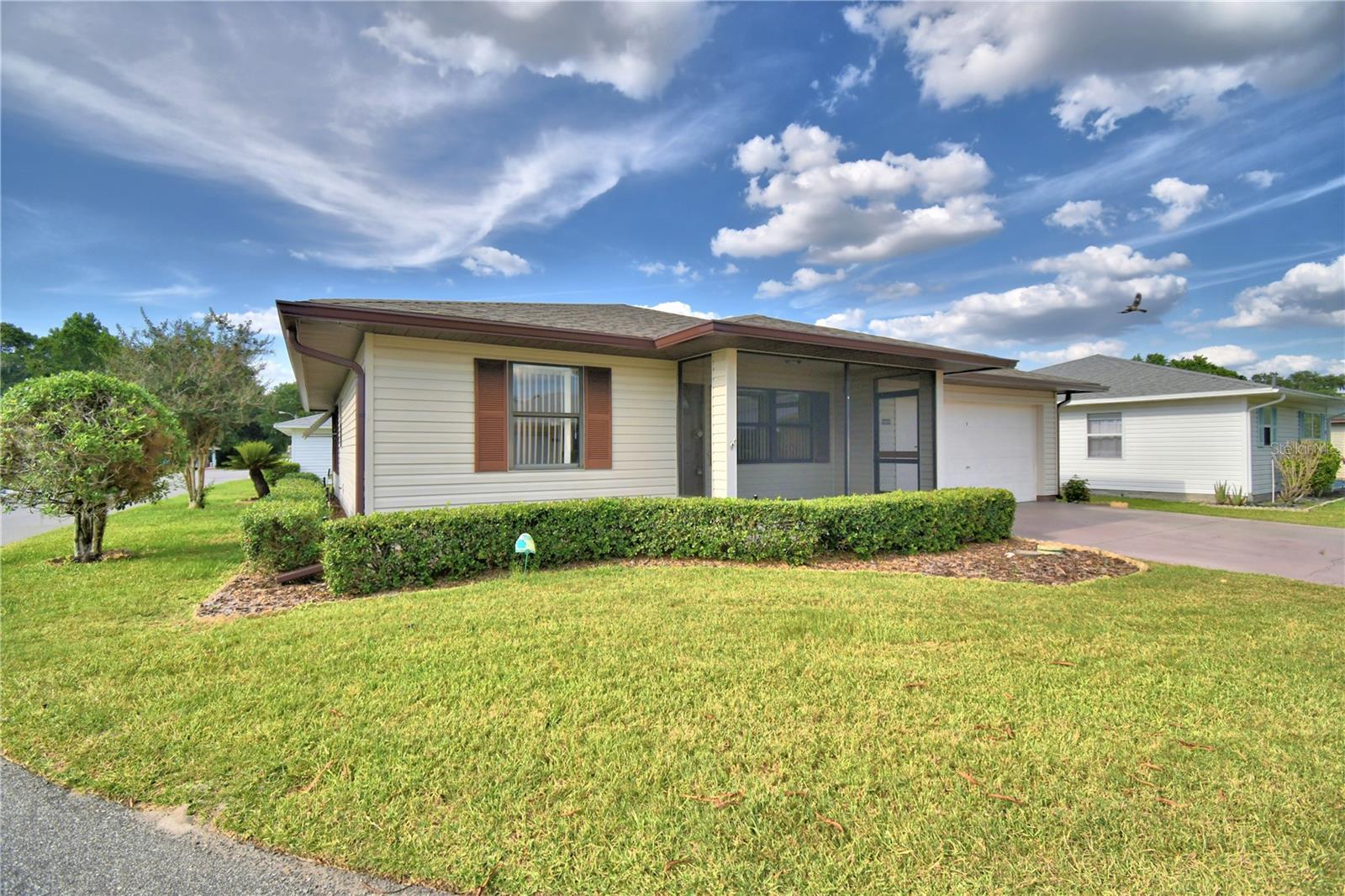 COLONNADES PH 02 - Residential