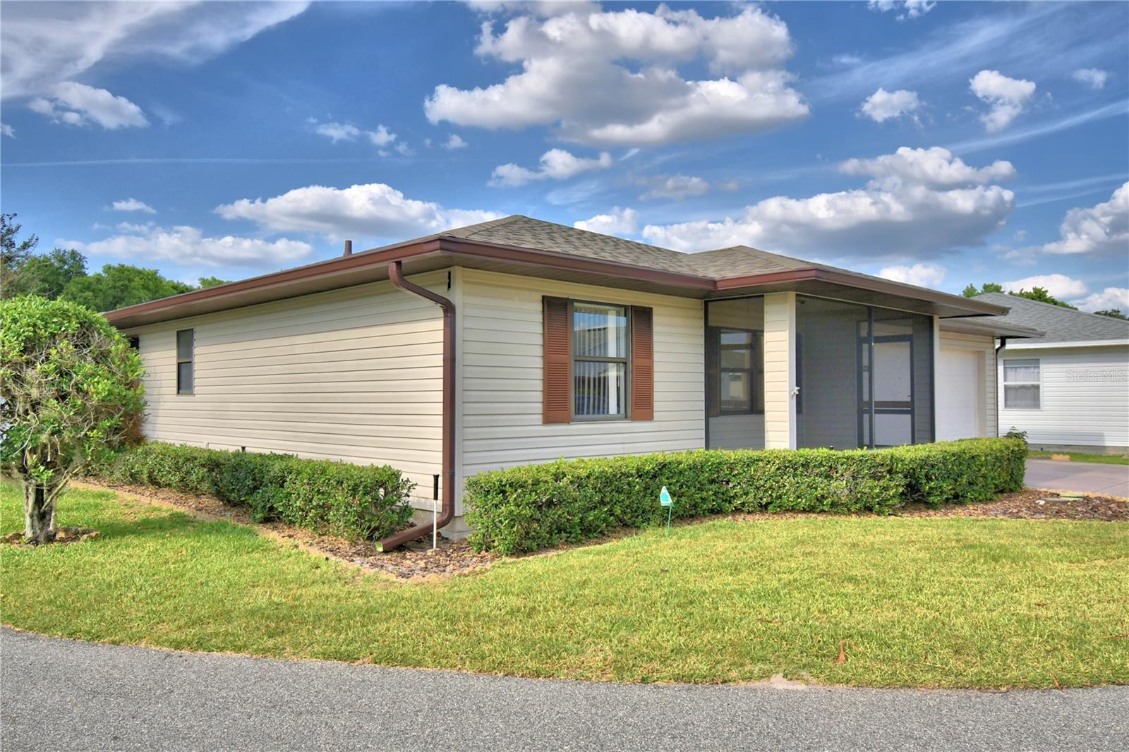 COLONNADES PH 02 - Residential