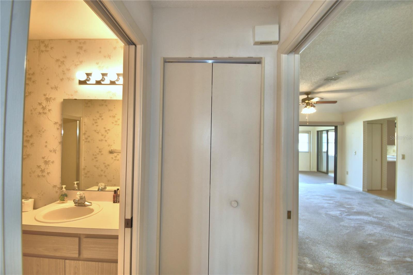 COLONNADES PH 02 - Residential