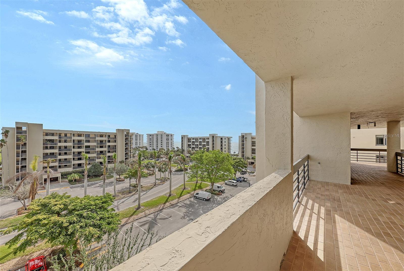 BEACHPLACE II - Residential