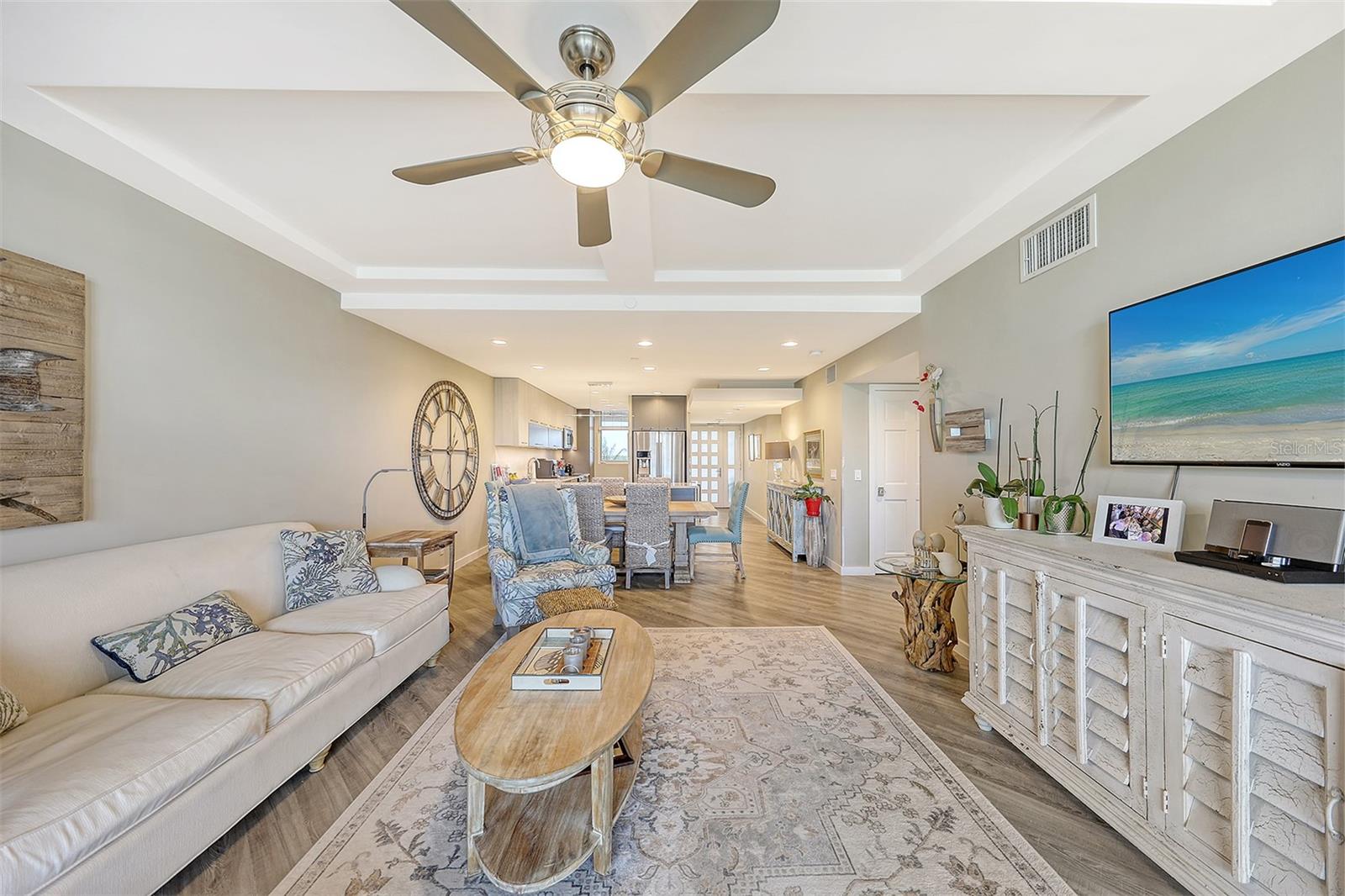 BEACHPLACE II - Residential