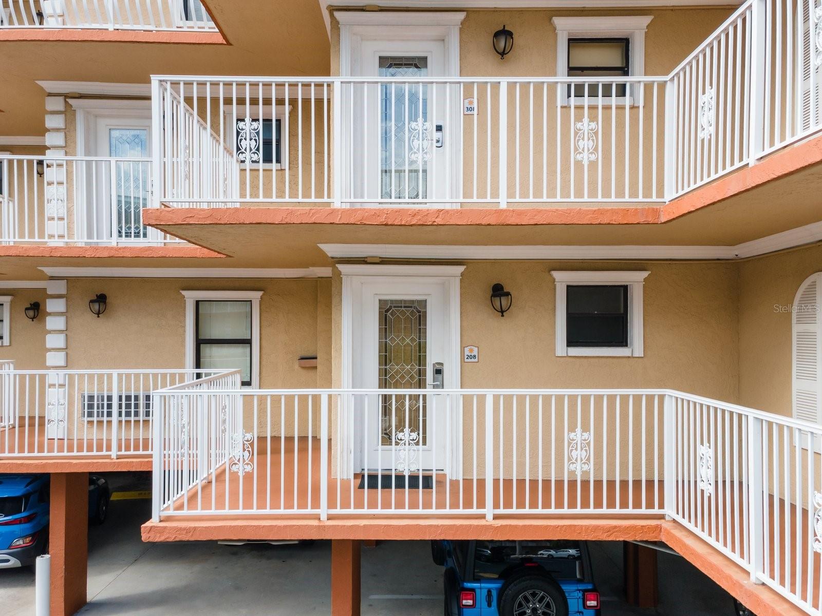 ROYAL YACHT CLUB NORTH CONDO - Residential