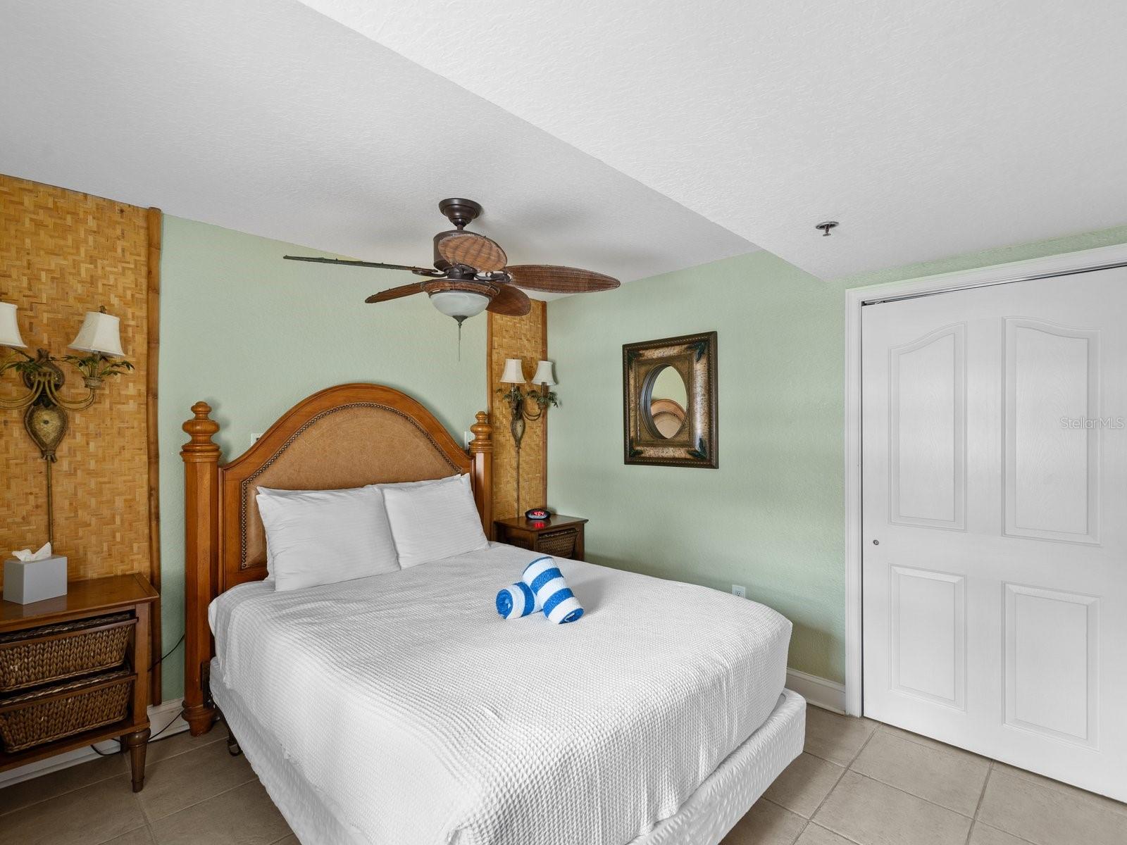 ROYAL YACHT CLUB NORTH CONDO - Residential