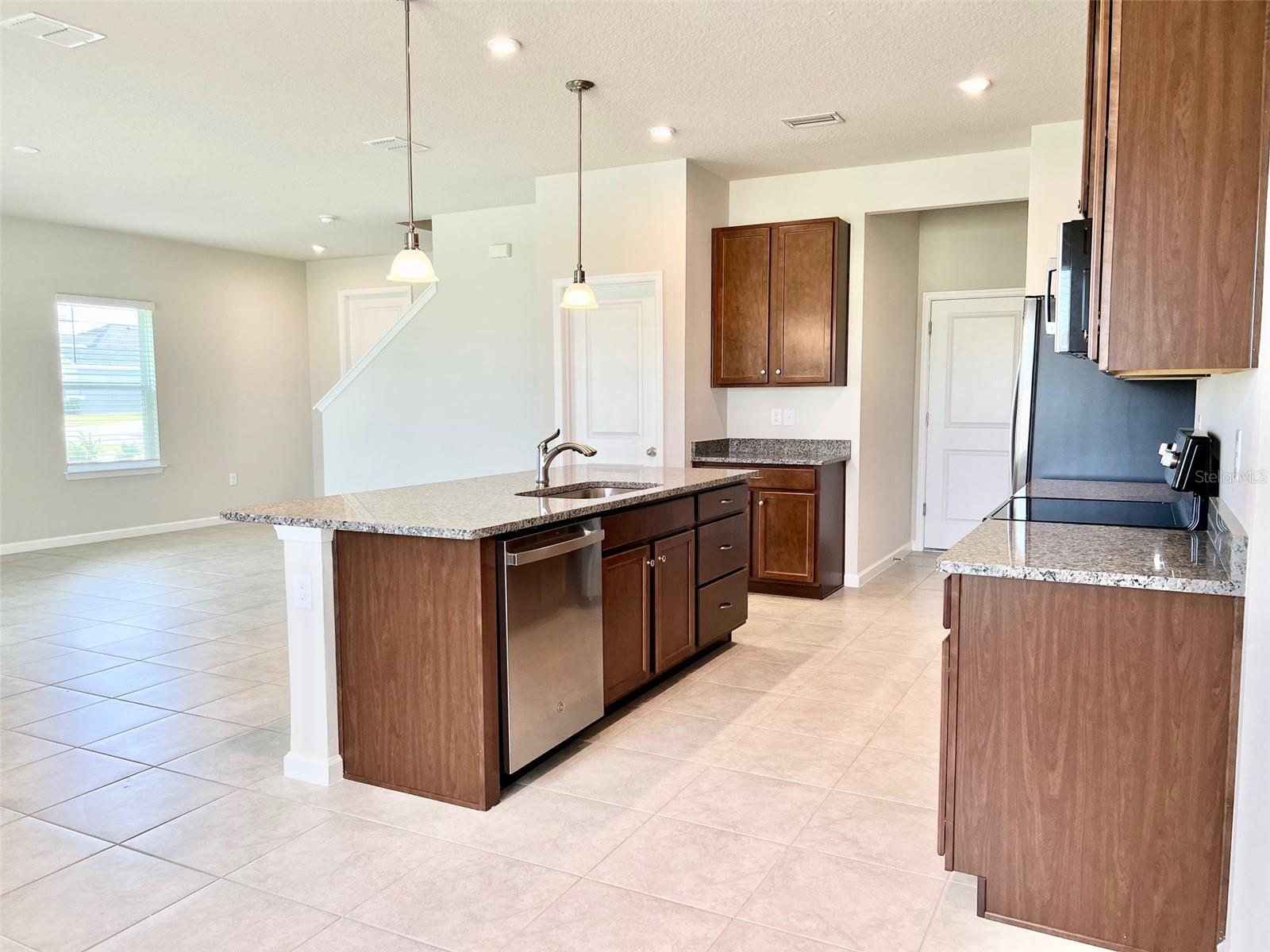 CREEKSIDE AT BOGGY CREEK PH 3 - Residential Lease