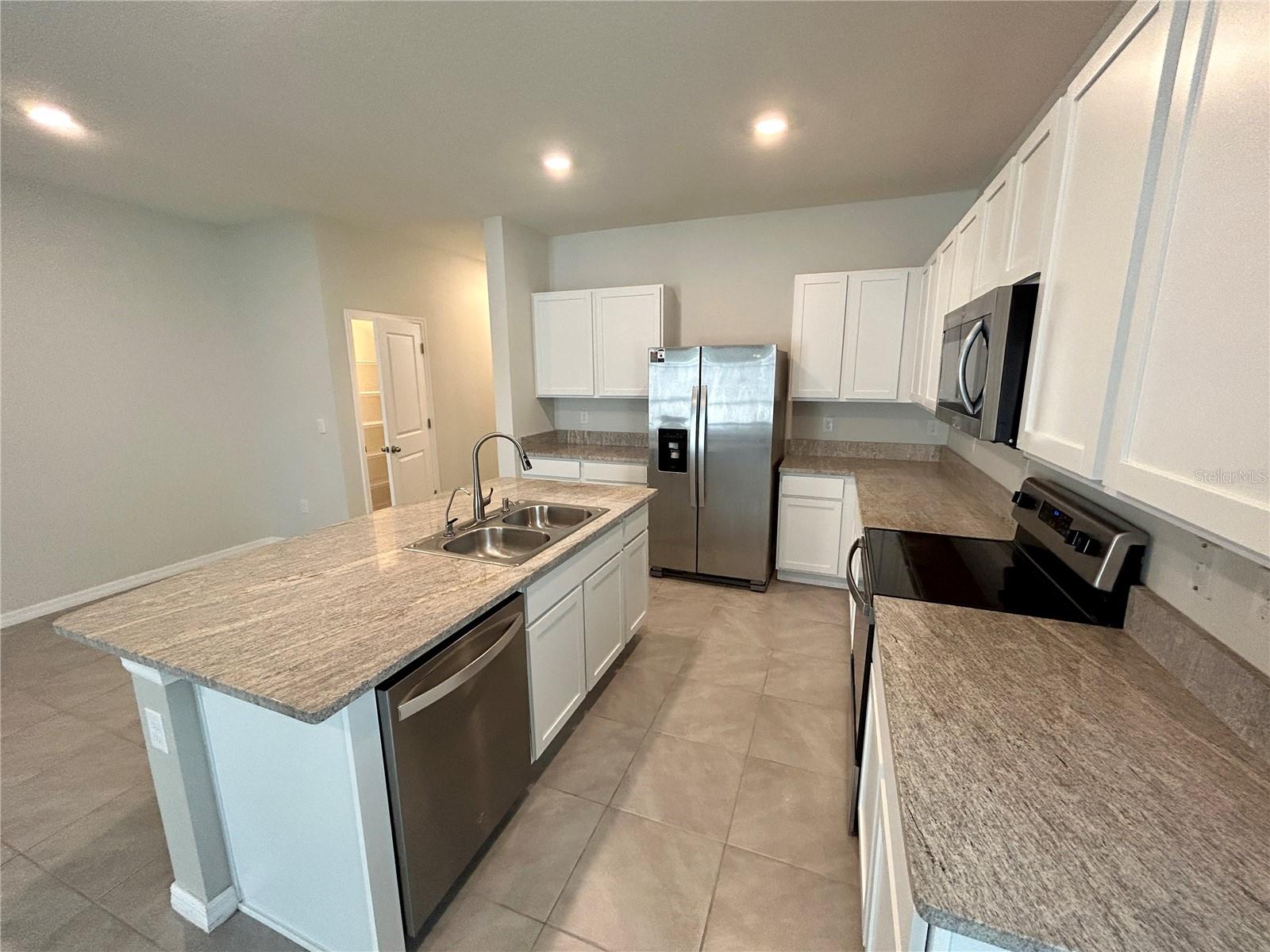 SOUTH BRANCH PRESERVE PH 2B & - Residential Lease