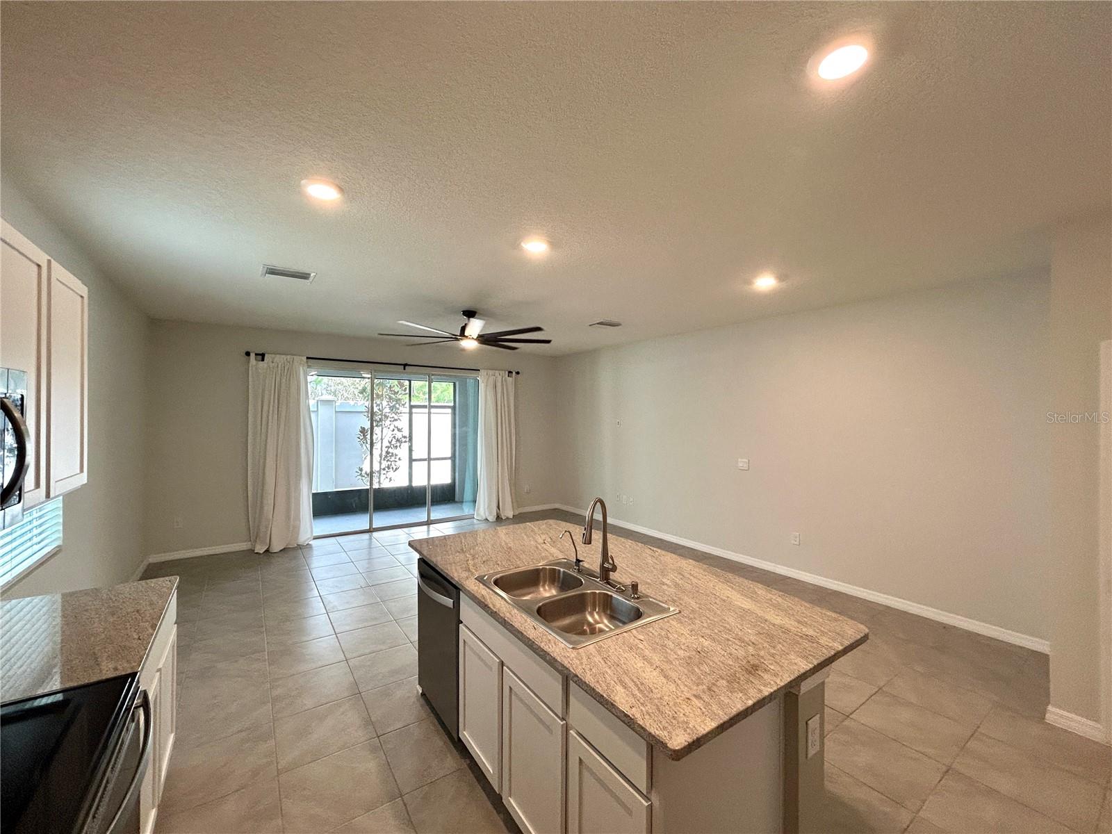 SOUTH BRANCH PRESERVE PH 2B & - Residential Lease