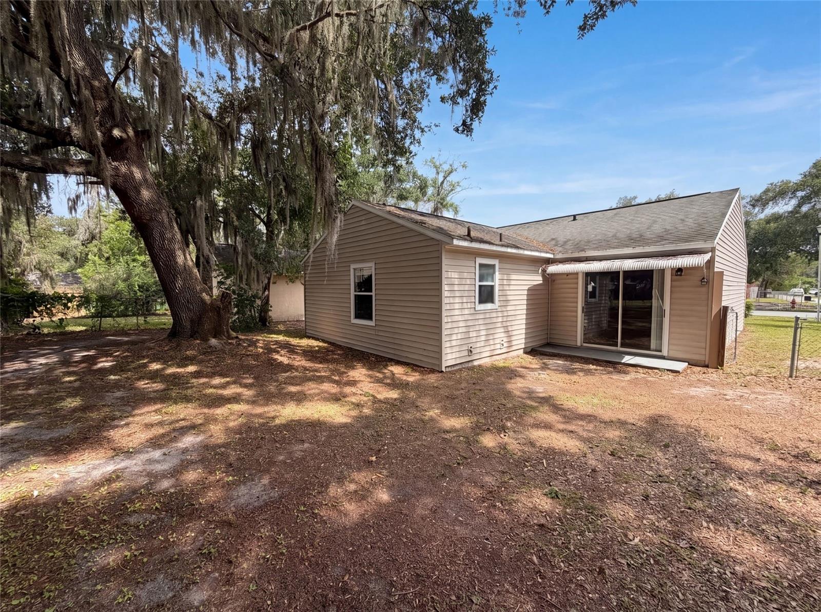 2715 LORRAINE DRIVE