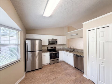 Tiny photo for 2715 Lorraine Drive, Leesburg, FL 34748 (MLS # O6423666)