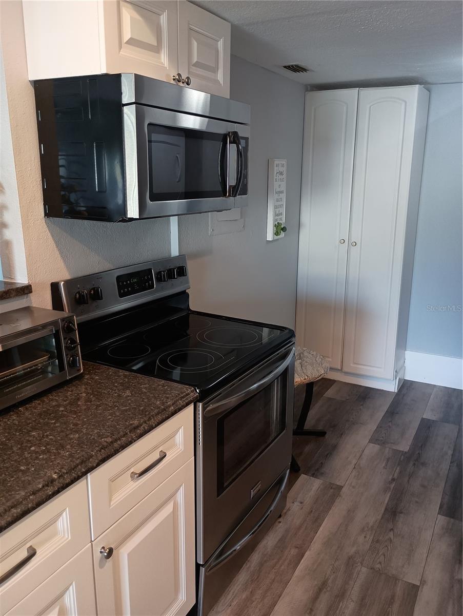 TOWNHOUSES IN THE CAY - Residential