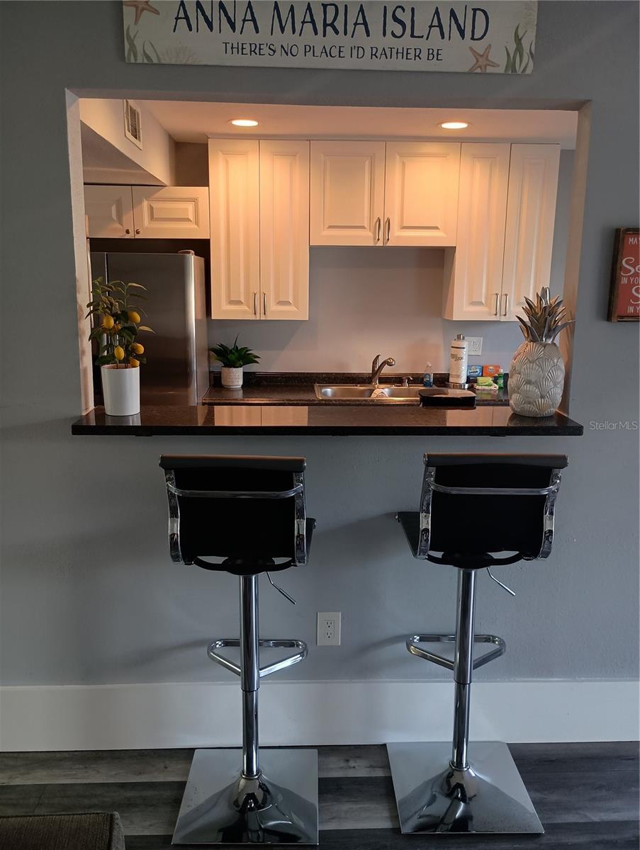 TOWNHOUSES IN THE CAY - Residential