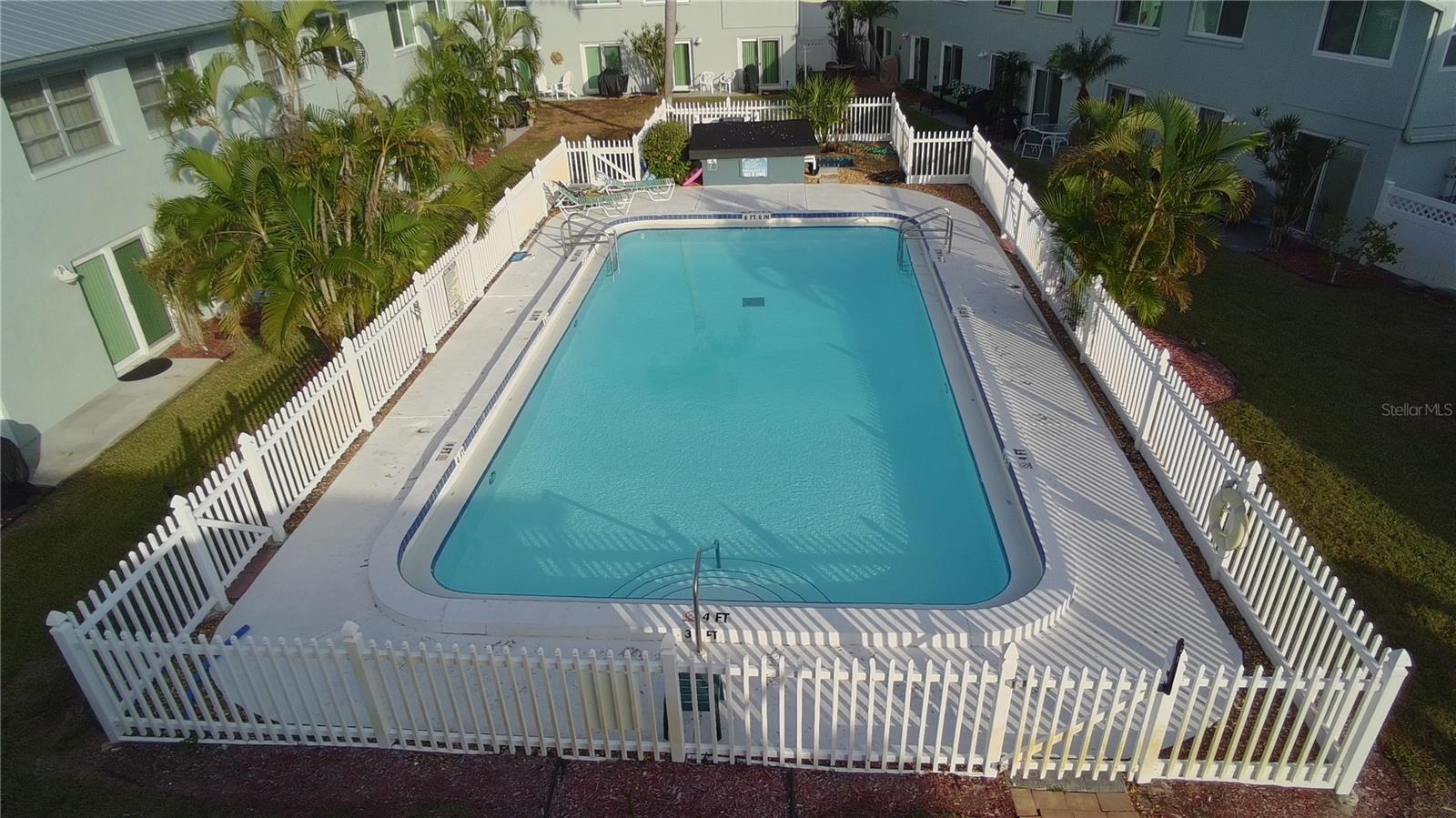 TOWNHOUSES IN THE CAY - Residential