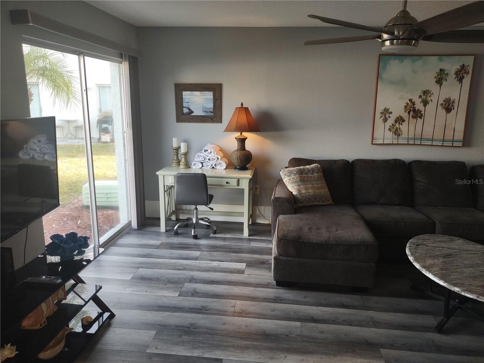 TOWNHOUSES IN THE CAY - Residential