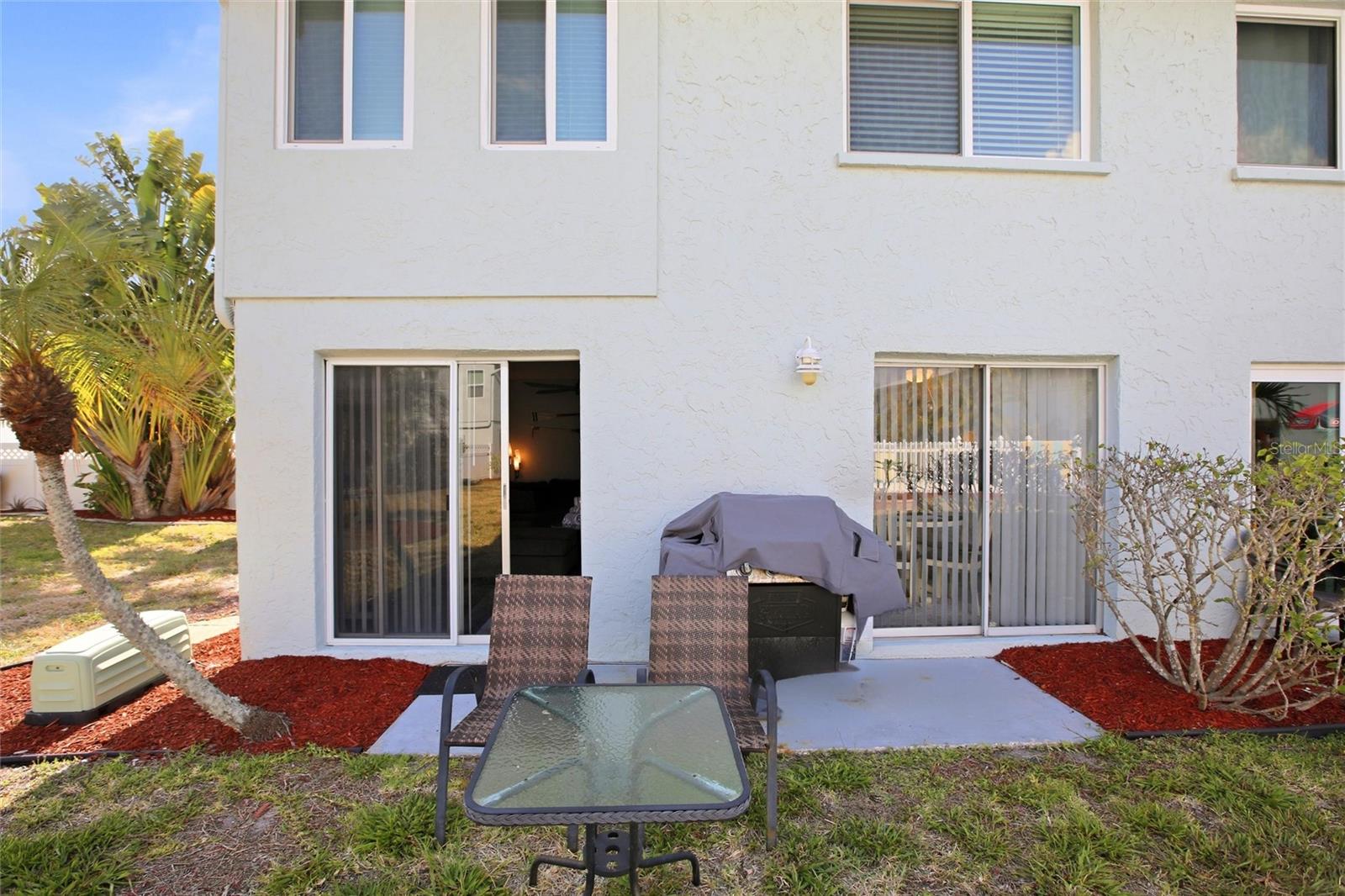 TOWNHOUSES IN THE CAY - Residential
