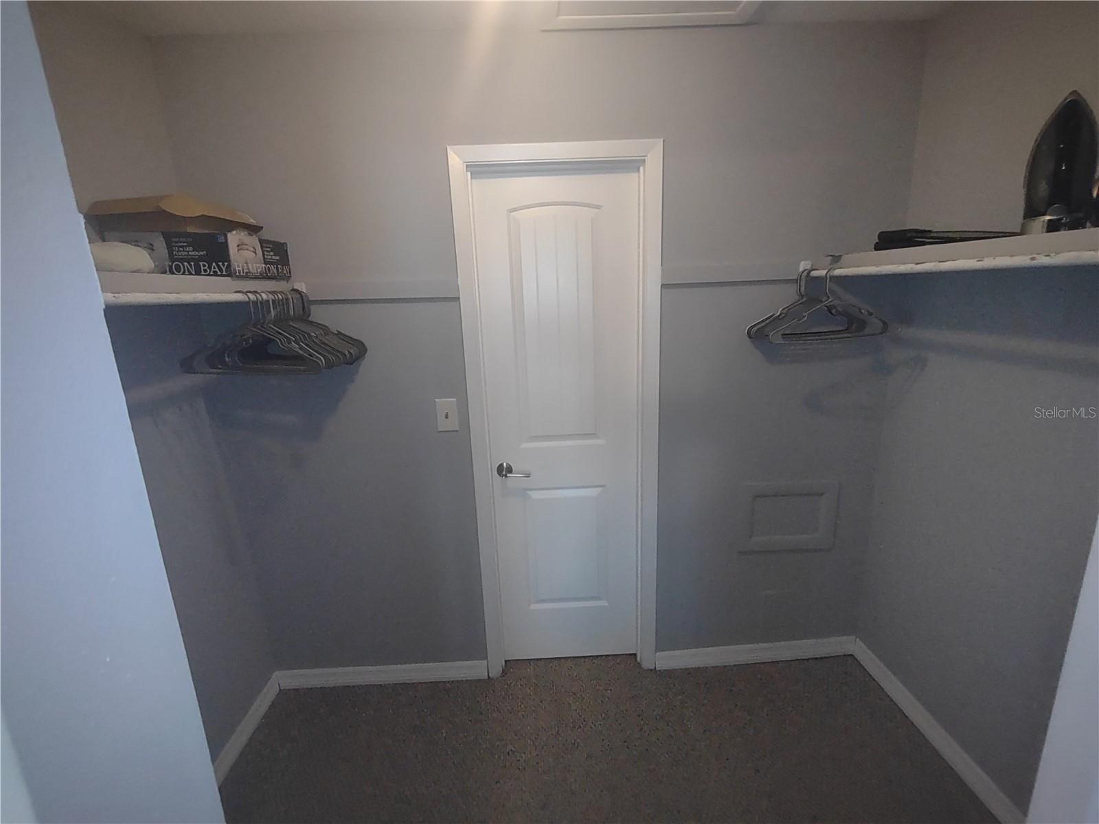 TOWNHOUSES IN THE CAY - Residential