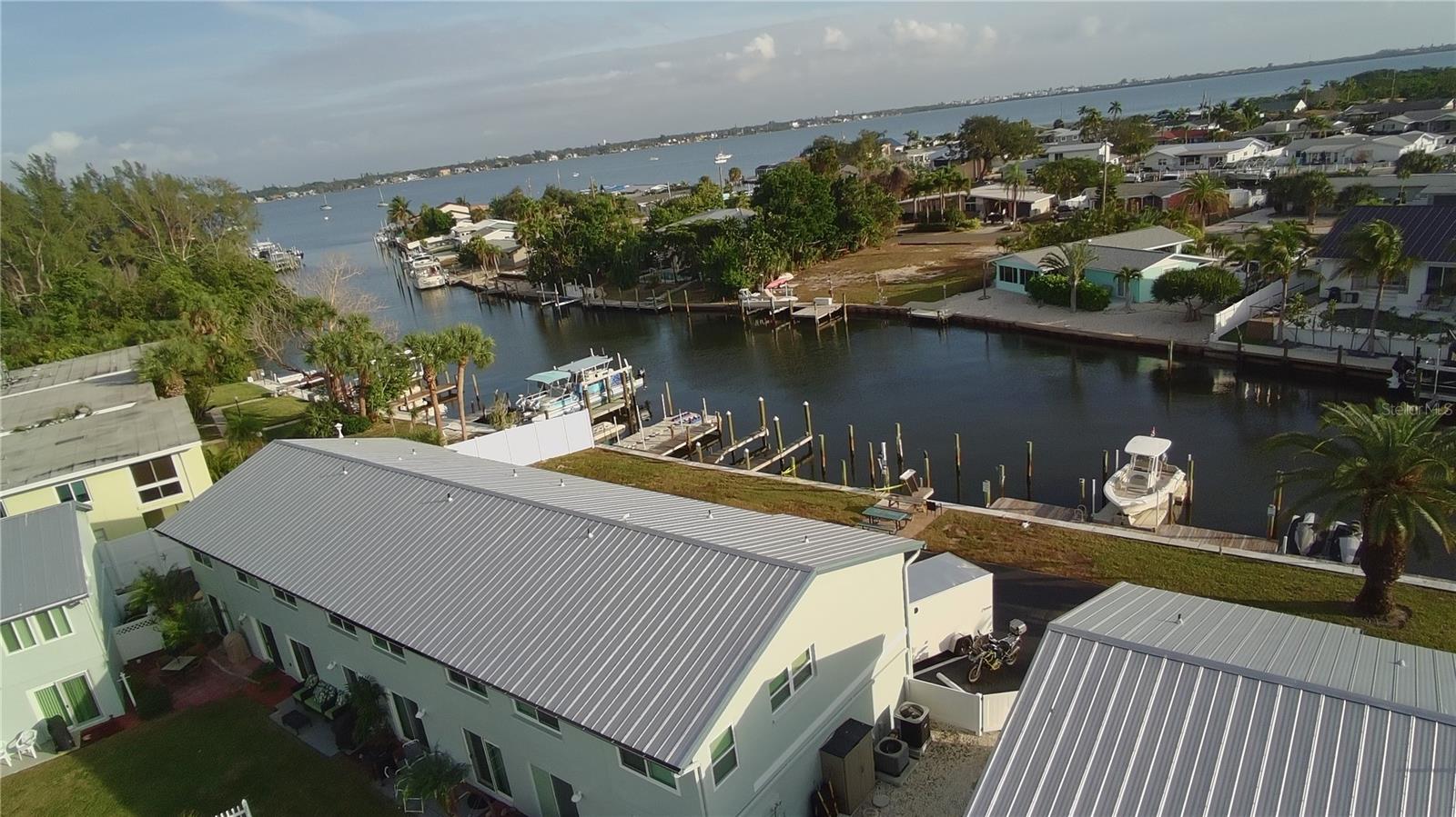 TOWNHOUSES IN THE CAY - Residential