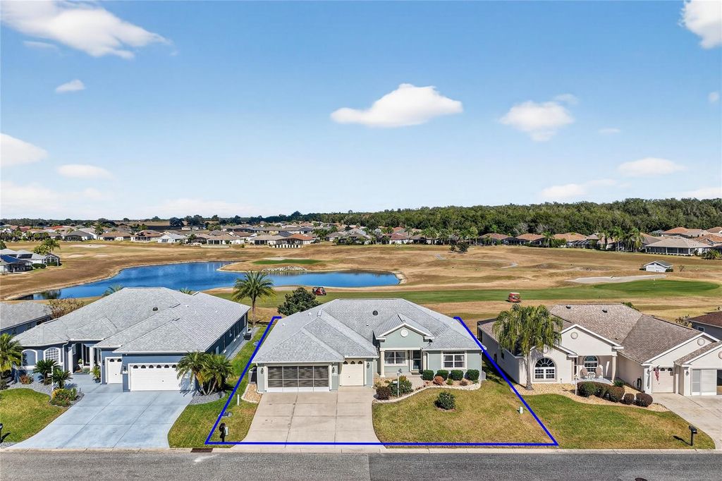 Photo of 12384 SE 176th Loop, Summerfield, FL 34491 (MLS # OM715851)