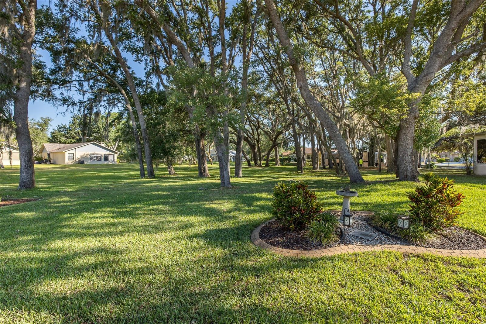 HERITAGE LAKE - Residential
